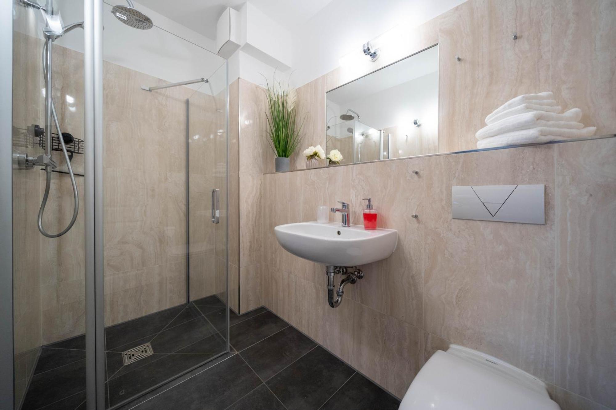 Apartamento Moebliertes Wohnen - Nina Rostock Exterior foto
